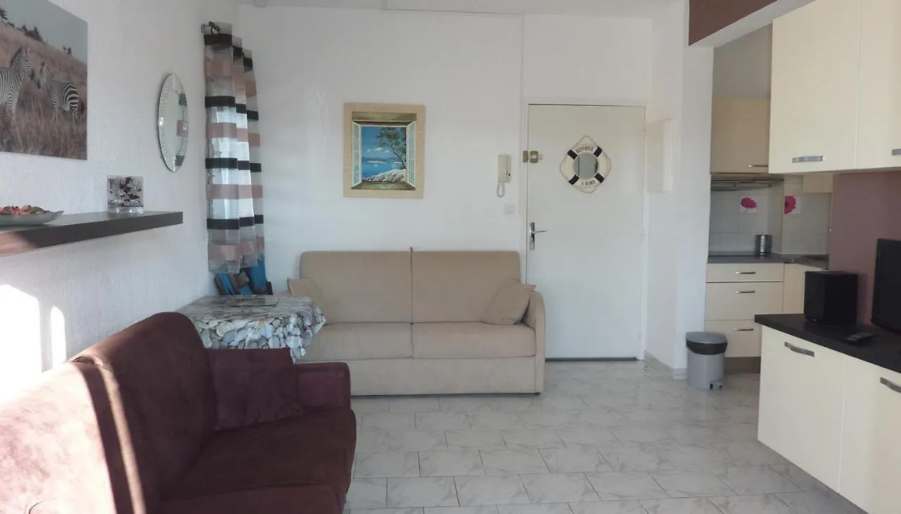 Studio Residence Bona, Vue Hippodrome Et Mer, Clim Hyères Appartamento